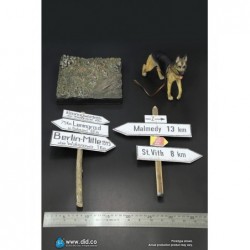 1/6 WWII Road Signs Accessory Kit